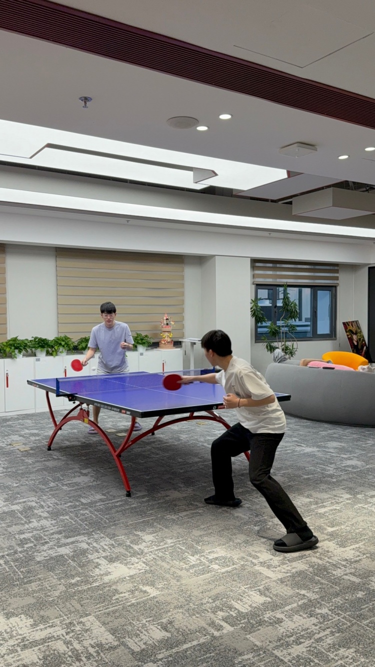 出了一批又